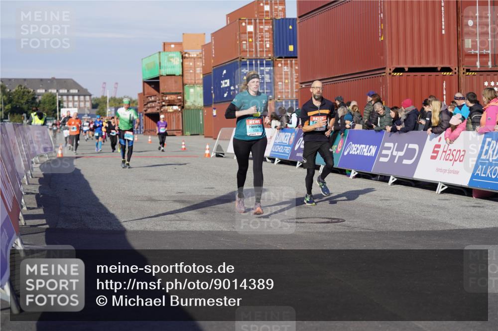 03.10.2025 - Köhlbrandbrückenlauf Michael Burmester http://msf.ph/oto/9014389 03.10.2025 10:14:23 Ziel 1735, 1925, 2749, 3168, 3326, 3461, 3644, 3665, 3666 meine-sportfotos.de