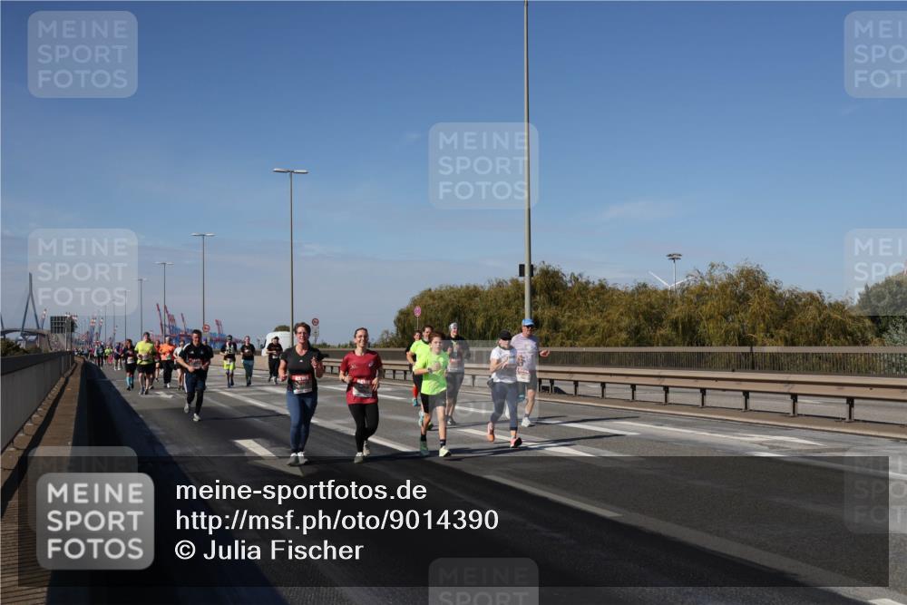 03.10.2025 - Köhlbrandbrückenlauf Julia Fischer http://msf.ph/oto/9014390 03.10.2025 13:09:35 Position 3  meine-sportfotos.de