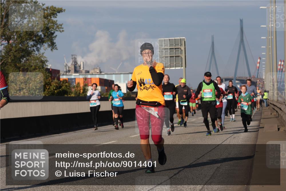 03.10.2025 - Köhlbrandbrückenlauf Luisa Fischer http://msf.ph/oto/9014401 03.10.2025 10:58:40 Position 3 42 meine-sportfotos.de