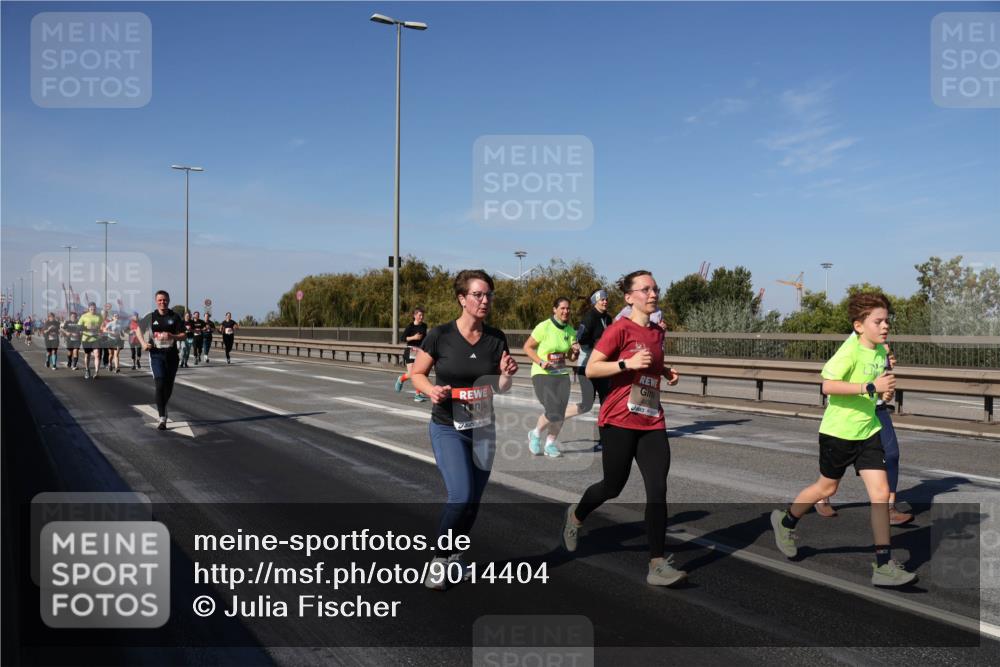 03.10.2025 - Köhlbrandbrückenlauf Julia Fischer http://msf.ph/oto/9014404 03.10.2025 13:09:38 Position 3  meine-sportfotos.de