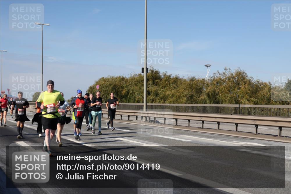 03.10.2025 - Köhlbrandbrückenlauf Julia Fischer http://msf.ph/oto/9014419 03.10.2025 13:09:43 Position 3 4 meine-sportfotos.de