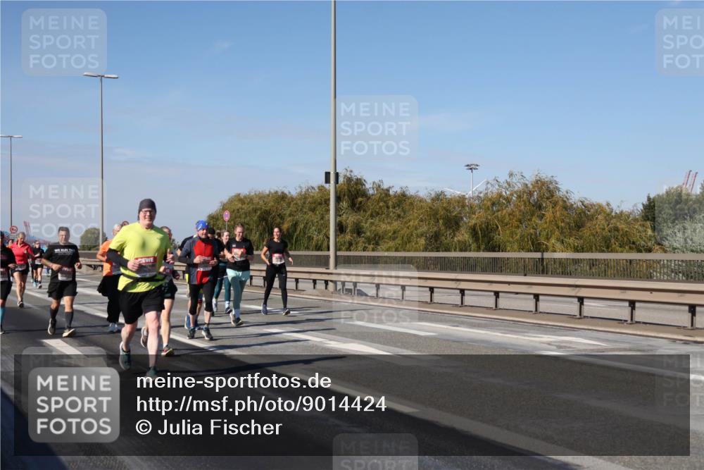 03.10.2025 - Köhlbrandbrückenlauf Julia Fischer http://msf.ph/oto/9014424 03.10.2025 13:09:43 Position 3  meine-sportfotos.de