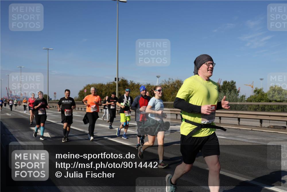 03.10.2025 - Köhlbrandbrückenlauf Julia Fischer http://msf.ph/oto/9014442 03.10.2025 13:09:46 Position 3 5010 meine-sportfotos.de