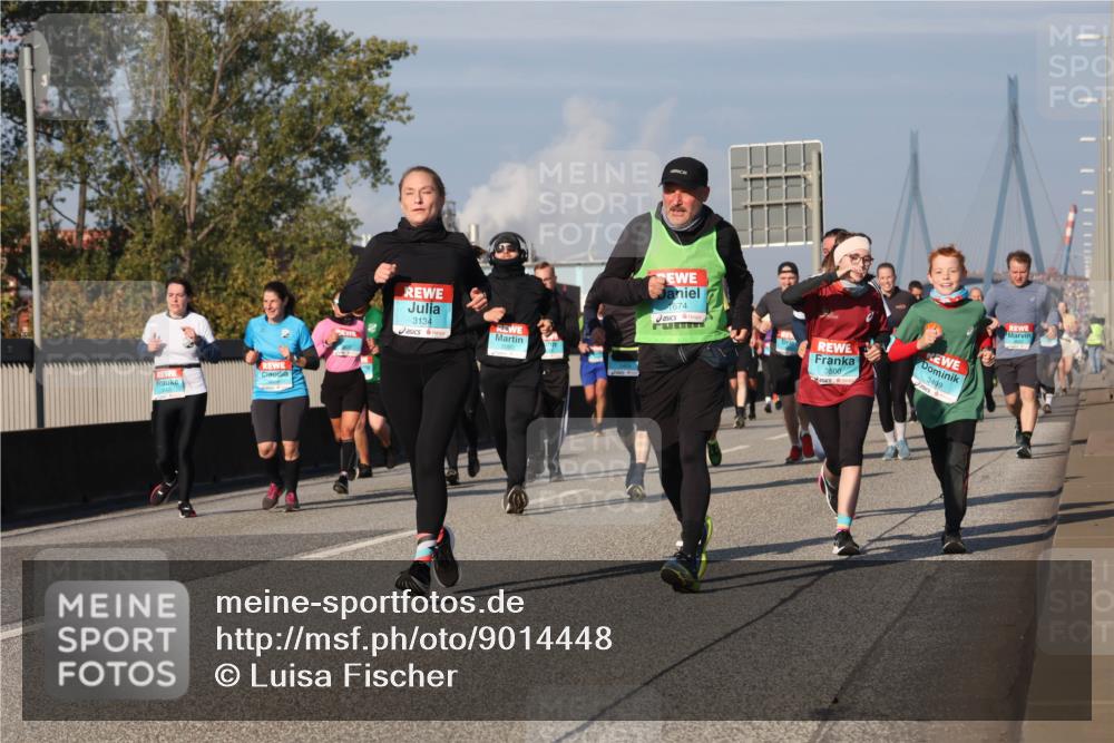 03.10.2025 - Köhlbrandbrückenlauf Luisa Fischer http://msf.ph/oto/9014448 03.10.2025 10:58:45 Position 3 3134, 1674, 3500, 3499 meine-sportfotos.de