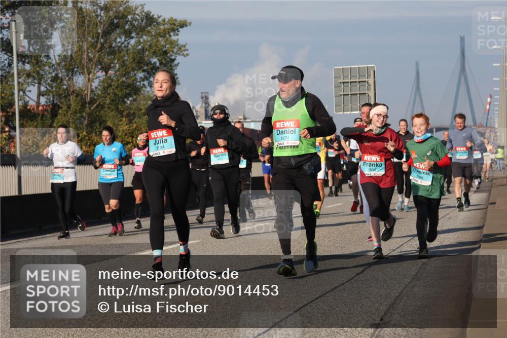 03.10.2025 - Köhlbrandbrückenlauf Luisa Fischer http://msf.ph/oto/9014453 03.10.2025 10:58:45 Position 3 3134, 1674, 3500, 3499 meine-sportfotos.de