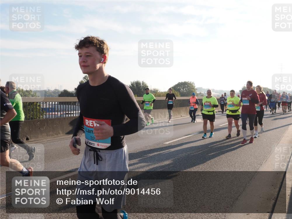 03.10.2025 - Köhlbrandbrückenlauf Fabian Wolf http://msf.ph/oto/9014456 03.10.2025 09:24:39 Position 3 325 meine-sportfotos.de