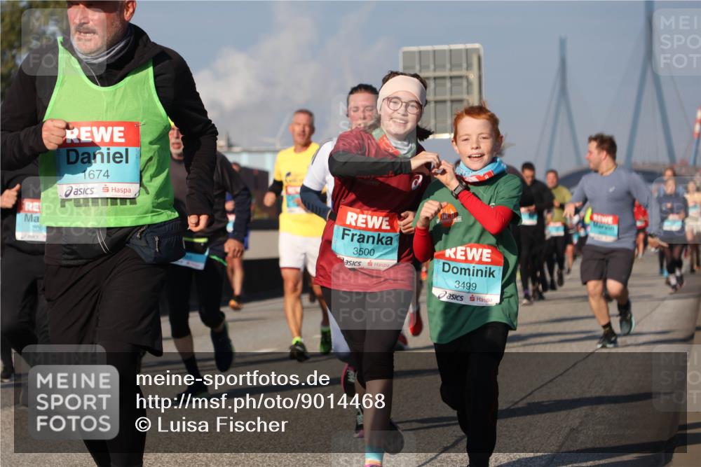 03.10.2025 - Köhlbrandbrückenlauf Luisa Fischer http://msf.ph/oto/9014468 03.10.2025 10:58:47 Position 3 2093, 1674, 3500, 3499 meine-sportfotos.de