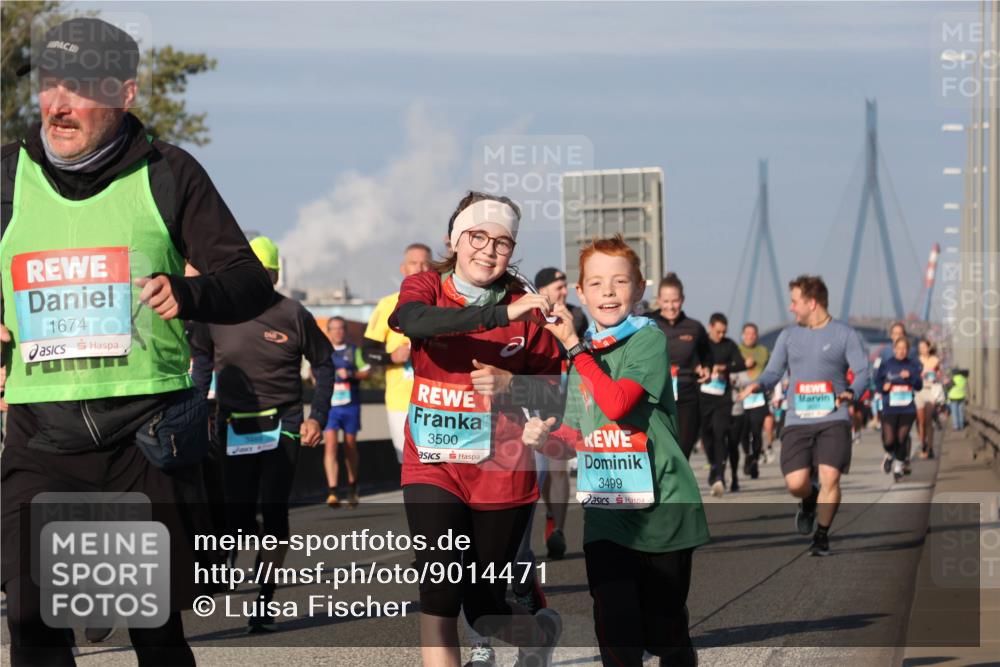 03.10.2025 - Köhlbrandbrückenlauf Luisa Fischer http://msf.ph/oto/9014471 03.10.2025 10:58:47 Position 3 1674, 3469, 3500, 3499 meine-sportfotos.de