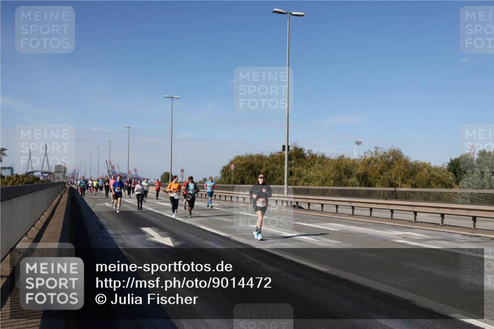 03.10.2025 - Köhlbrandbrückenlauf Julia Fischer http://msf.ph/oto/9014472 03.10.2025 13:09:53 Position 3  meine-sportfotos.de