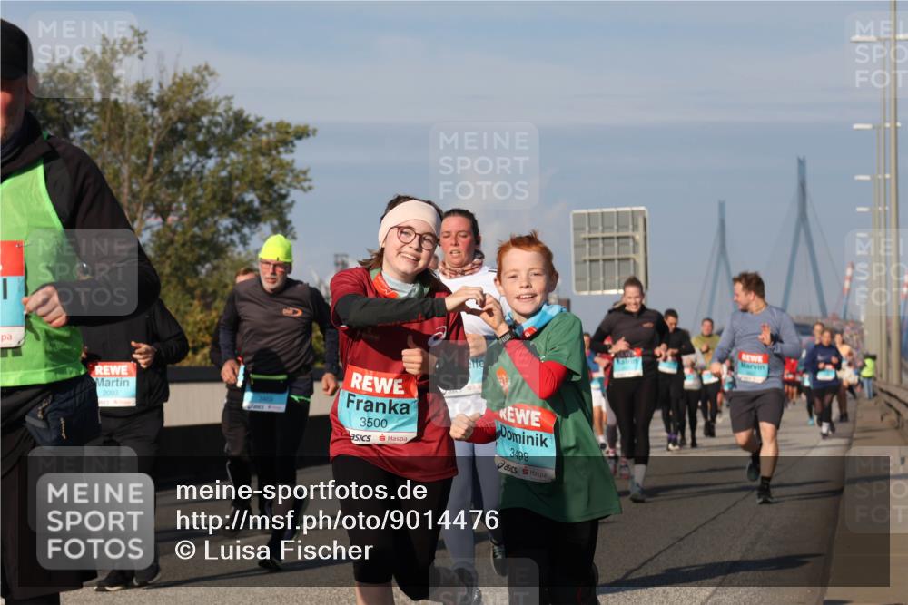 03.10.2025 - Köhlbrandbrückenlauf Luisa Fischer http://msf.ph/oto/9014476 03.10.2025 10:58:48 Position 3 2093, 3469, 3500, 3499 meine-sportfotos.de