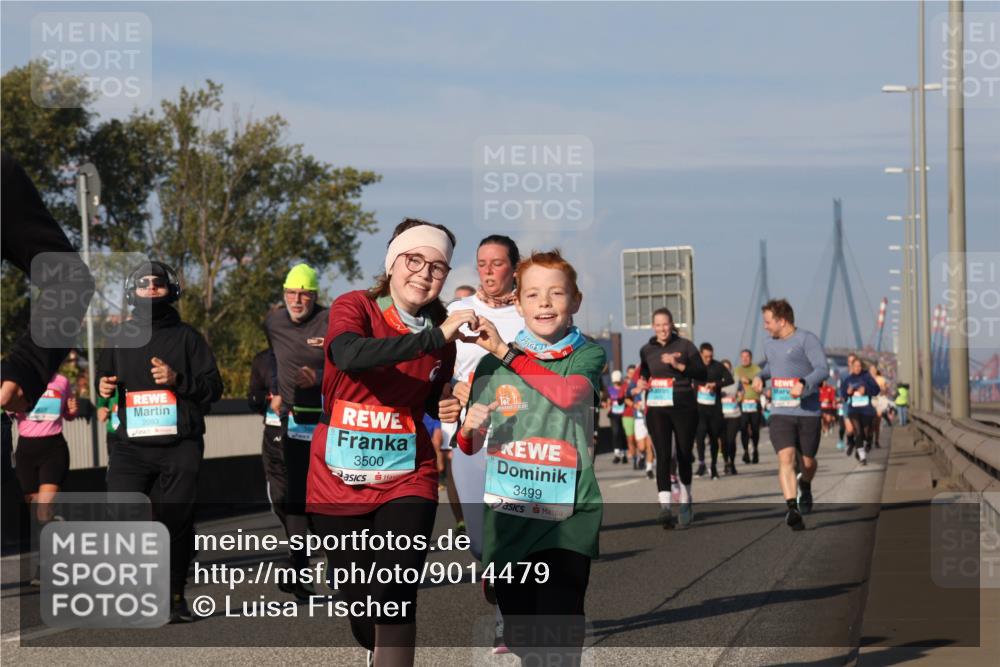 03.10.2025 - Köhlbrandbrückenlauf Luisa Fischer http://msf.ph/oto/9014479 03.10.2025 10:58:48 Position 3 2093, 3500, 3499 meine-sportfotos.de