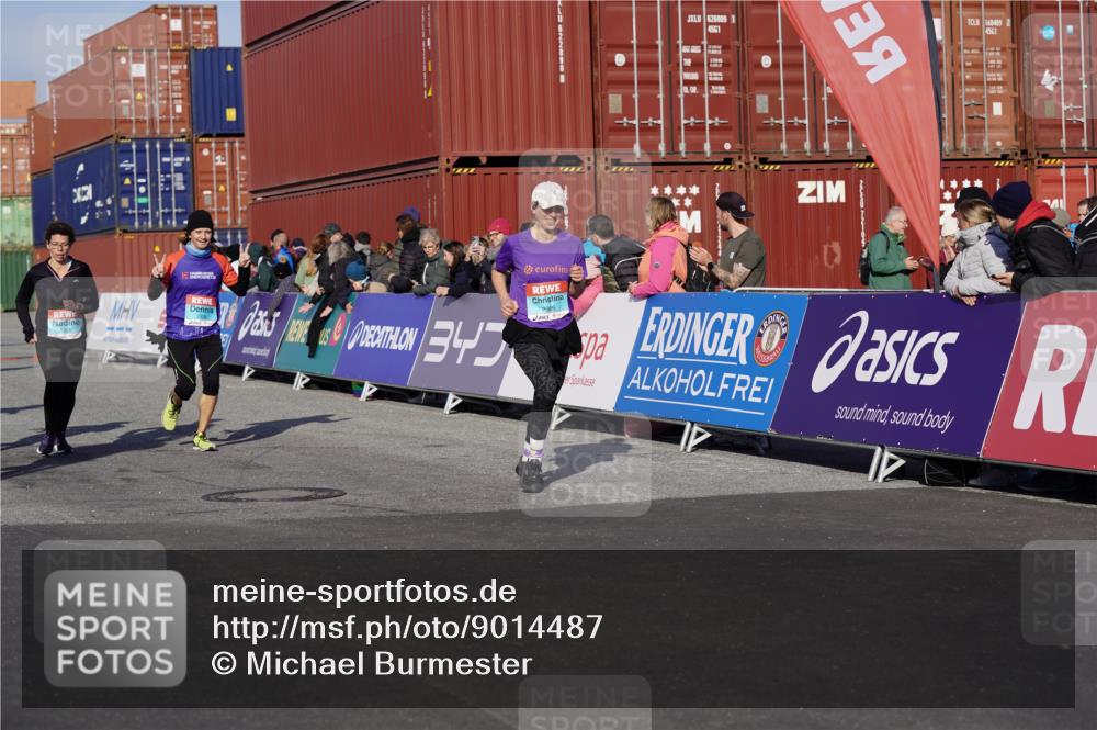 03.10.2025 - Köhlbrandbrückenlauf Michael Burmester http://msf.ph/oto/9014487 03.10.2025 10:14:32 Ziel 1305, 1598, 2230, 2747, 2938, 2951, 2986, 3461, 3645 meine-sportfotos.de