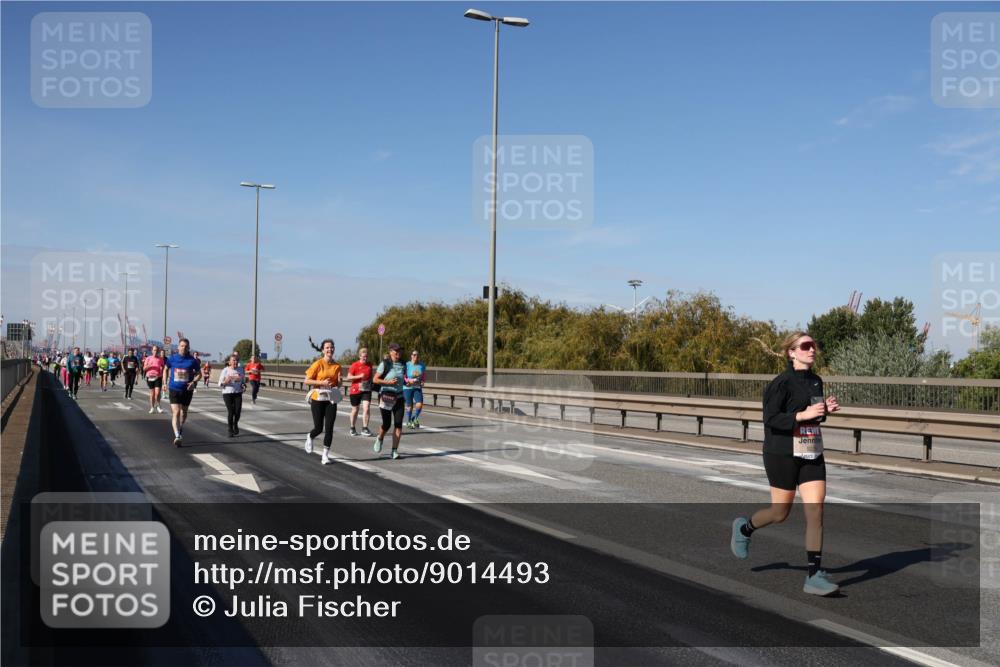 03.10.2025 - Köhlbrandbrückenlauf Julia Fischer http://msf.ph/oto/9014493 03.10.2025 13:09:55 Position 3  meine-sportfotos.de