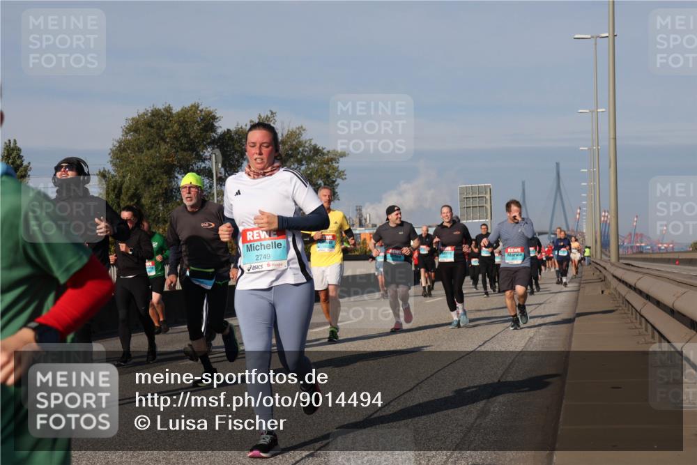 03.10.2025 - Köhlbrandbrückenlauf Luisa Fischer http://msf.ph/oto/9014494 03.10.2025 10:58:50 Position 3 2749 meine-sportfotos.de