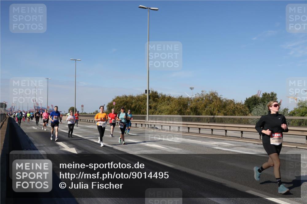 03.10.2025 - Köhlbrandbrückenlauf Julia Fischer http://msf.ph/oto/9014495 03.10.2025 13:09:56 Position 3 5215 meine-sportfotos.de