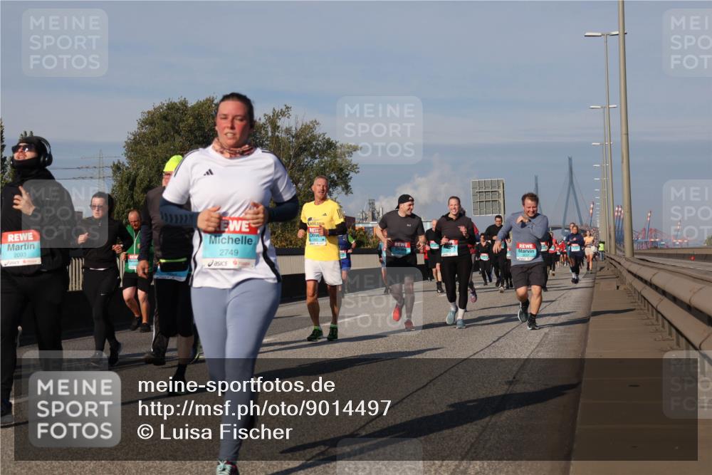 03.10.2025 - Köhlbrandbrückenlauf Luisa Fischer http://msf.ph/oto/9014497 03.10.2025 10:58:50 Position 3 2093, 2749 meine-sportfotos.de