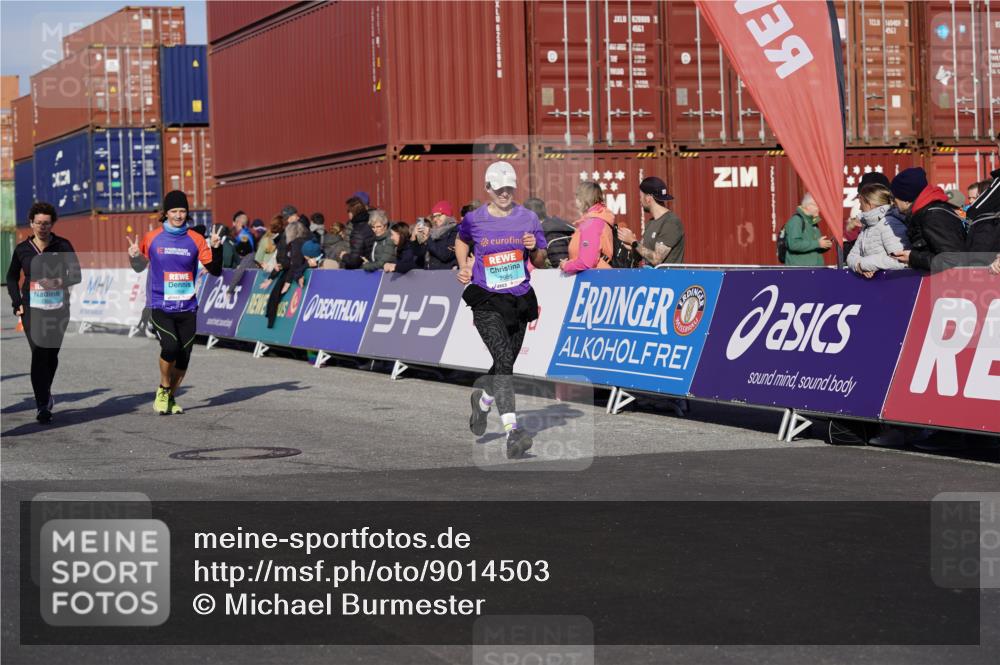 03.10.2025 - Köhlbrandbrückenlauf Michael Burmester http://msf.ph/oto/9014503 03.10.2025 10:14:33 Ziel 1305, 1598, 1820, 2230, 2747, 2938, 2951, 2986, 3461, 3645, 3843 meine-sportfotos.de