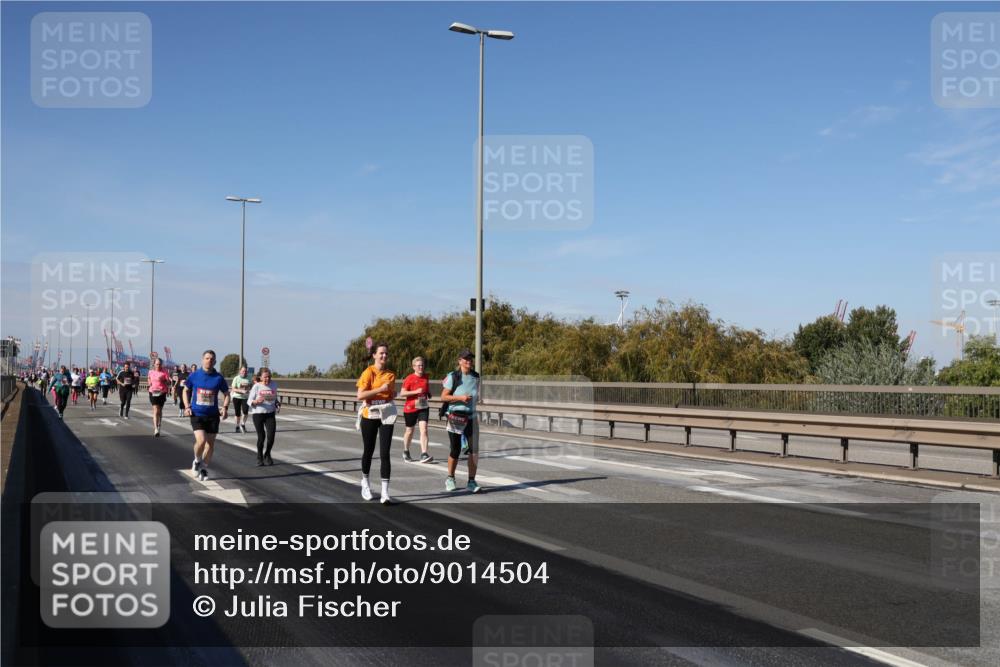 03.10.2025 - Köhlbrandbrückenlauf Julia Fischer http://msf.ph/oto/9014504 03.10.2025 13:09:57 Position 3  meine-sportfotos.de