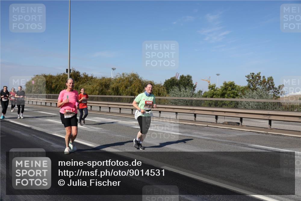 03.10.2025 - Köhlbrandbrückenlauf Julia Fischer http://msf.ph/oto/9014531 03.10.2025 13:10:05 Position 3  meine-sportfotos.de