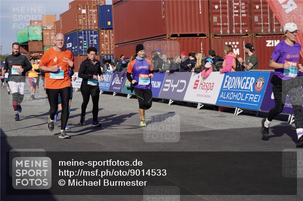 03.10.2025 - Köhlbrandbrückenlauf Michael Burmester http://msf.ph/oto/9014533 03.10.2025 10:14:33 Ziel 1305, 1598, 1820, 2230, 2747, 2938, 2951, 2986, 3461, 3645, 3843 meine-sportfotos.de