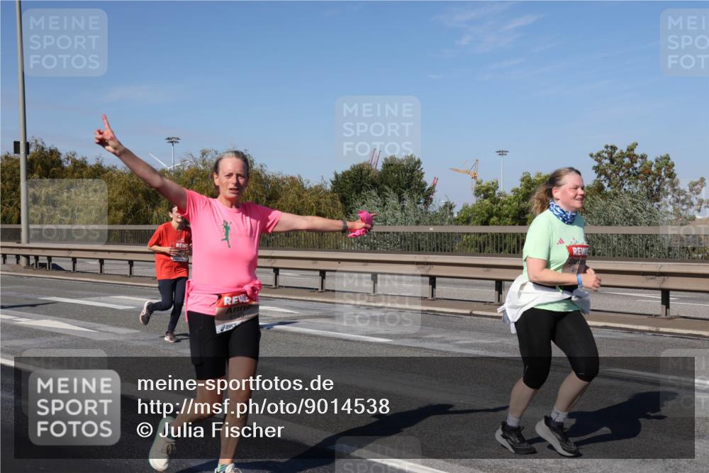 03.10.2025 - Köhlbrandbrückenlauf Julia Fischer http://msf.ph/oto/9014538 03.10.2025 13:10:06 Position 3 6140 meine-sportfotos.de