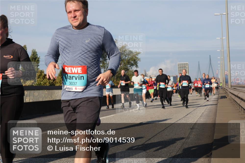 03.10.2025 - Köhlbrandbrückenlauf Luisa Fischer http://msf.ph/oto/9014539 03.10.2025 10:58:54 Position 3 3037 meine-sportfotos.de