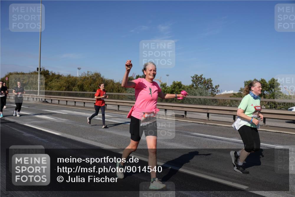 03.10.2025 - Köhlbrandbrückenlauf Julia Fischer http://msf.ph/oto/9014540 03.10.2025 13:10:06 Position 3  meine-sportfotos.de
