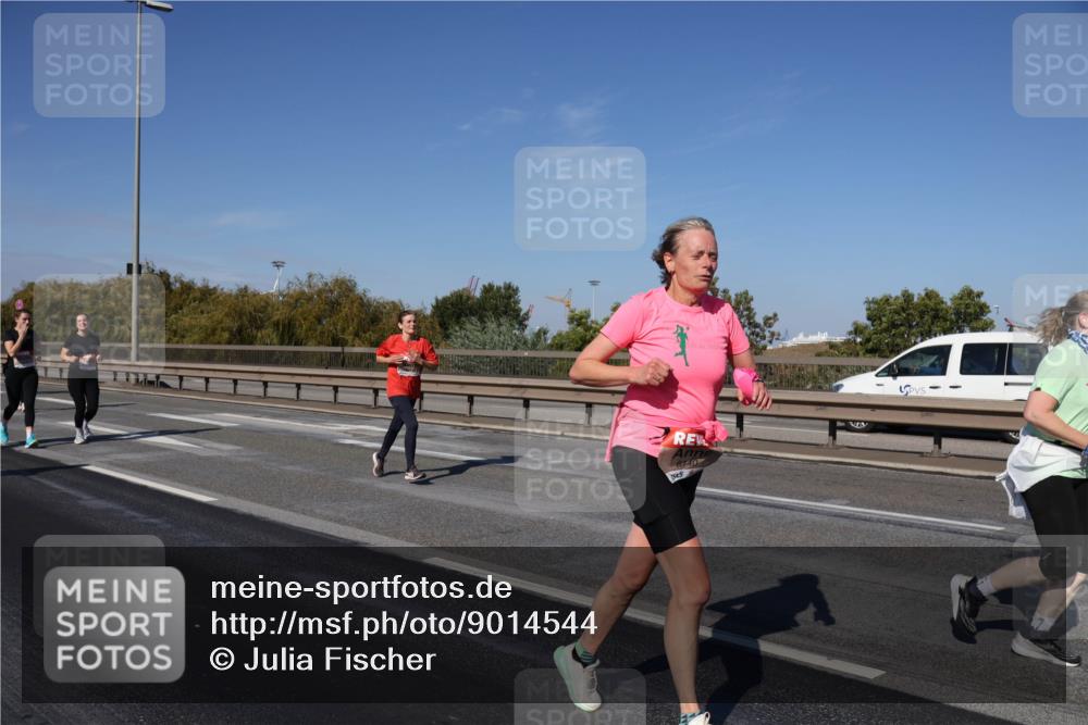 03.10.2025 - Köhlbrandbrückenlauf Julia Fischer http://msf.ph/oto/9014544 03.10.2025 13:10:07 Position 3 6140 meine-sportfotos.de
