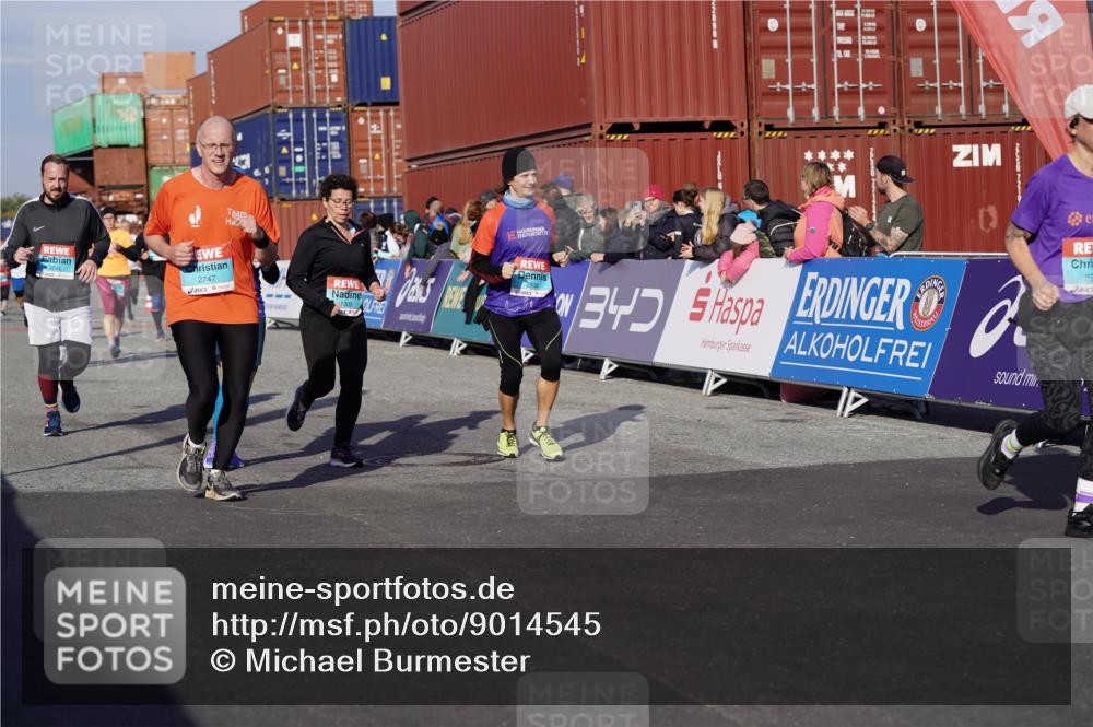 03.10.2025 - Köhlbrandbrückenlauf Michael Burmester http://msf.ph/oto/9014545 03.10.2025 10:14:34 Ziel 1305, 1598, 1633, 1820, 2230, 2747, 2938, 2951, 2986, 3645, 3843 meine-sportfotos.de