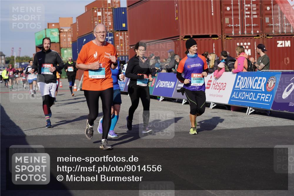 03.10.2025 - Köhlbrandbrückenlauf Michael Burmester http://msf.ph/oto/9014556 03.10.2025 10:14:34 Ziel 1305, 1598, 1633, 1820, 2230, 2747, 2938, 2951, 2986, 3645, 3843 meine-sportfotos.de