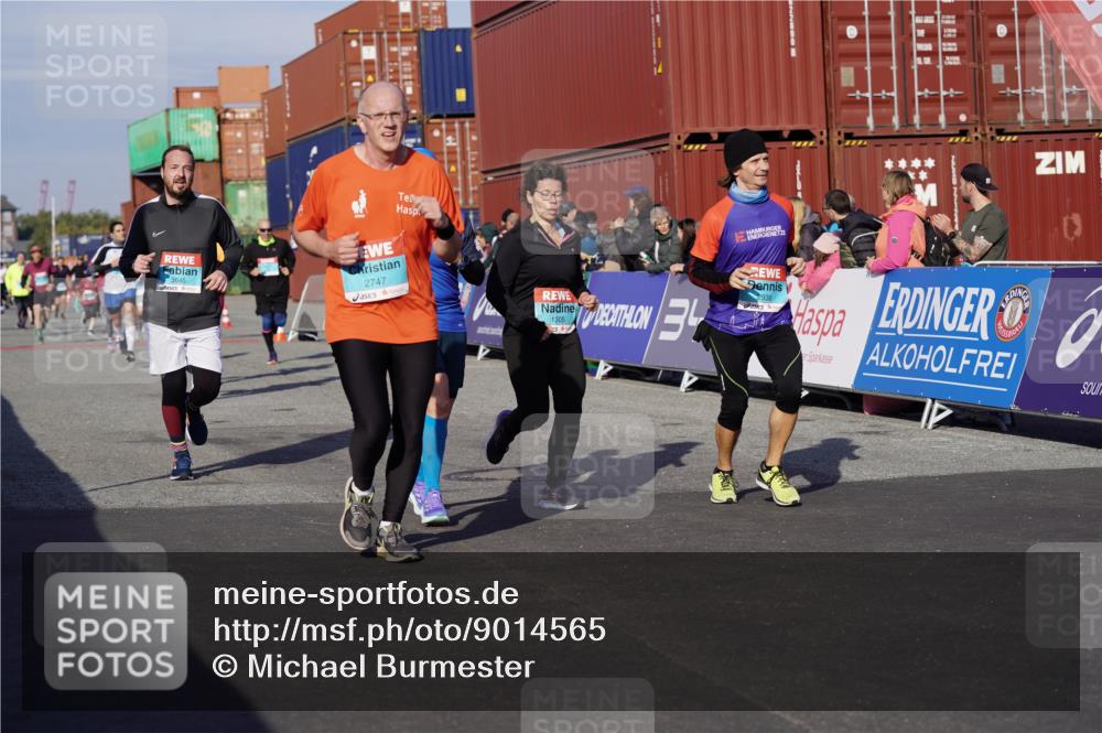03.10.2025 - Köhlbrandbrückenlauf Michael Burmester http://msf.ph/oto/9014565 03.10.2025 10:14:34 Ziel 1305, 1598, 1633, 1820, 2230, 2747, 2938, 2951, 2986, 3645, 3843 meine-sportfotos.de