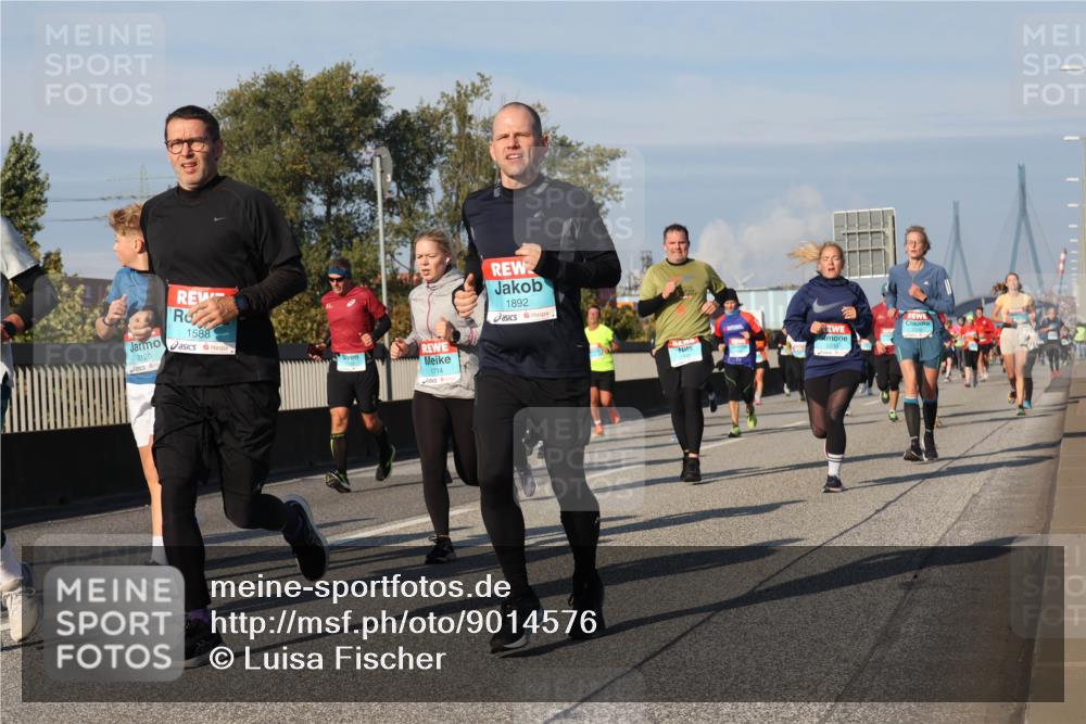 03.10.2025 - Köhlbrandbrückenlauf Luisa Fischer http://msf.ph/oto/9014576 03.10.2025 10:58:58 Position 3 1588, 3126, 1714, 1892, 2230 meine-sportfotos.de