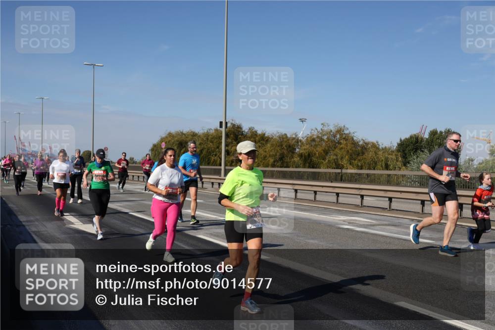 03.10.2025 - Köhlbrandbrückenlauf Julia Fischer http://msf.ph/oto/9014577 03.10.2025 13:10:13 Position 3  meine-sportfotos.de