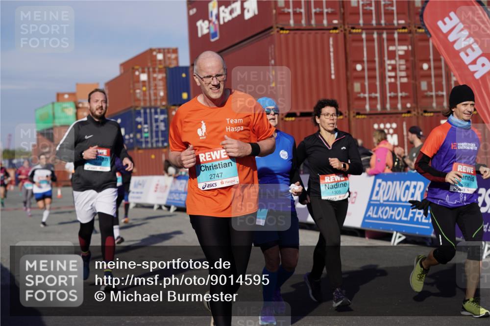 03.10.2025 - Köhlbrandbrückenlauf Michael Burmester http://msf.ph/oto/9014595 03.10.2025 10:14:35 Ziel 1305, 1598, 1633, 1820, 2230, 2747, 2938, 2951, 2986, 3645, 3843 meine-sportfotos.de