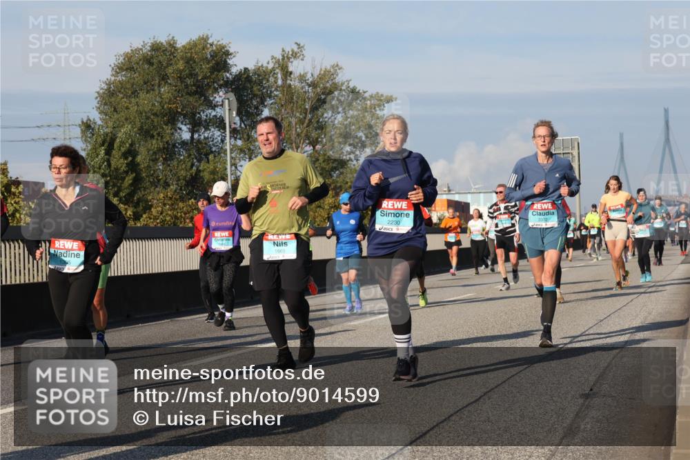 03.10.2025 - Köhlbrandbrückenlauf Luisa Fischer http://msf.ph/oto/9014599 03.10.2025 10:59:00 Position 3 1305, 1665, 2230, 3372 meine-sportfotos.de