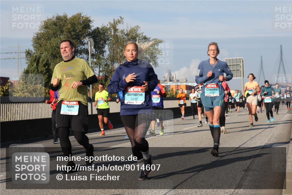 03.10.2025 - Köhlbrandbrückenlauf Luisa Fischer http://msf.ph/oto/9014607 03.10.2025 10:59:01 Position 3 21, 2025, 1665, 2230, 3372 meine-sportfotos.de