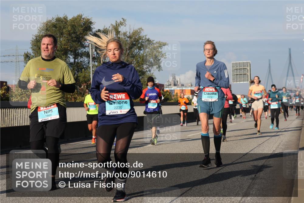 03.10.2025 - Köhlbrandbrückenlauf Luisa Fischer http://msf.ph/oto/9014610 03.10.2025 10:59:01 Position 3 2025, 1665, 2230, 3372 meine-sportfotos.de