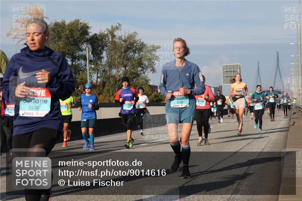 03.10.2025 - Köhlbrandbrückenlauf Luisa Fischer http://msf.ph/oto/9014616 03.10.2025 10:59:02 Position 3 2986, 2230, 3372, 14, 230 meine-sportfotos.de