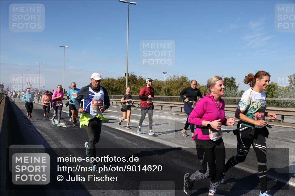03.10.2025 - Köhlbrandbrückenlauf Julia Fischer http://msf.ph/oto/9014620 03.10.2025 13:10:25 Position 3  meine-sportfotos.de