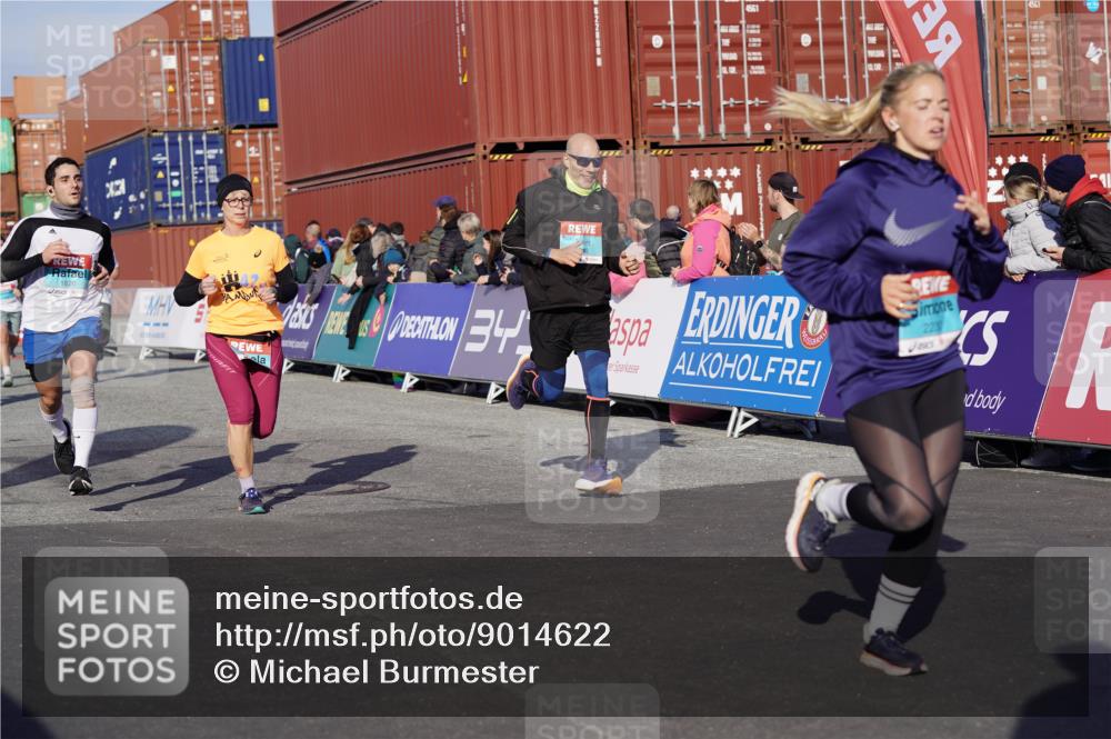 03.10.2025 - Köhlbrandbrückenlauf Michael Burmester http://msf.ph/oto/9014622 03.10.2025 10:14:38 Ziel 1305, 1598, 1633, 1711, 1820, 2230, 2747, 2832, 2834, 2837, 2938, 2951, 2986, 3645, 3843 meine-sportfotos.de