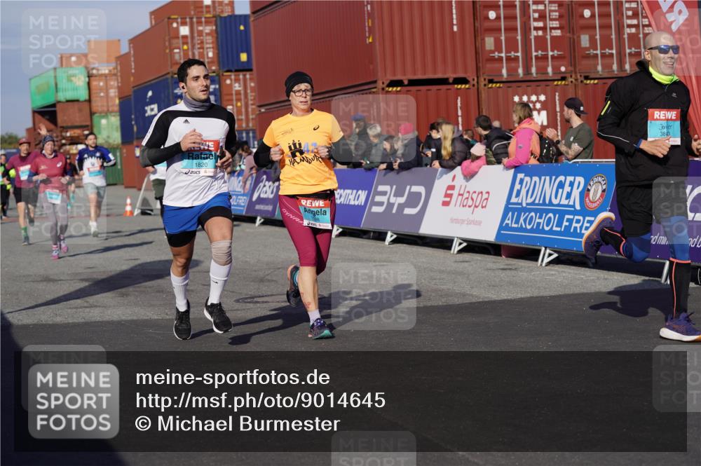 03.10.2025 - Köhlbrandbrückenlauf Michael Burmester http://msf.ph/oto/9014645 03.10.2025 10:14:38 Ziel 1305, 1598, 1633, 1711, 1820, 2230, 2747, 2832, 2834, 2837, 2938, 2951, 2986, 3645, 3843 meine-sportfotos.de