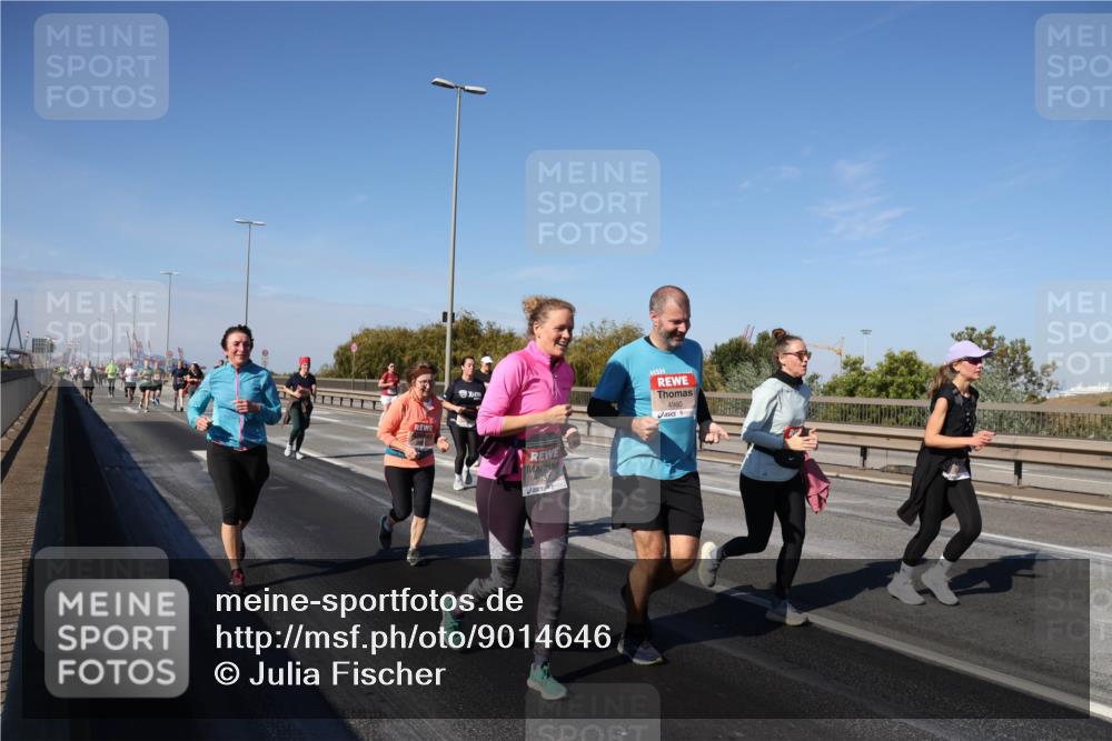 03.10.2025 - Köhlbrandbrückenlauf Julia Fischer http://msf.ph/oto/9014646 03.10.2025 13:10:29 Position 3 4960 meine-sportfotos.de