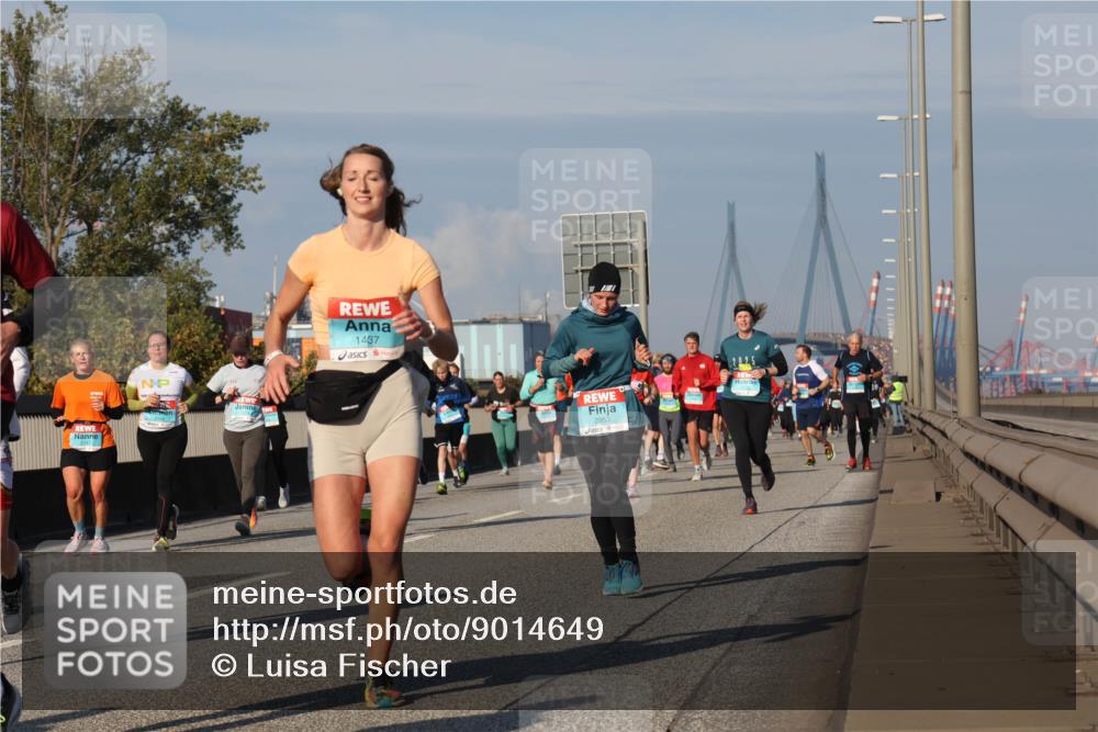 03.10.2025 - Köhlbrandbrückenlauf Luisa Fischer http://msf.ph/oto/9014649 03.10.2025 10:59:05 Position 3 2147, 1437, 2953, 2025 meine-sportfotos.de