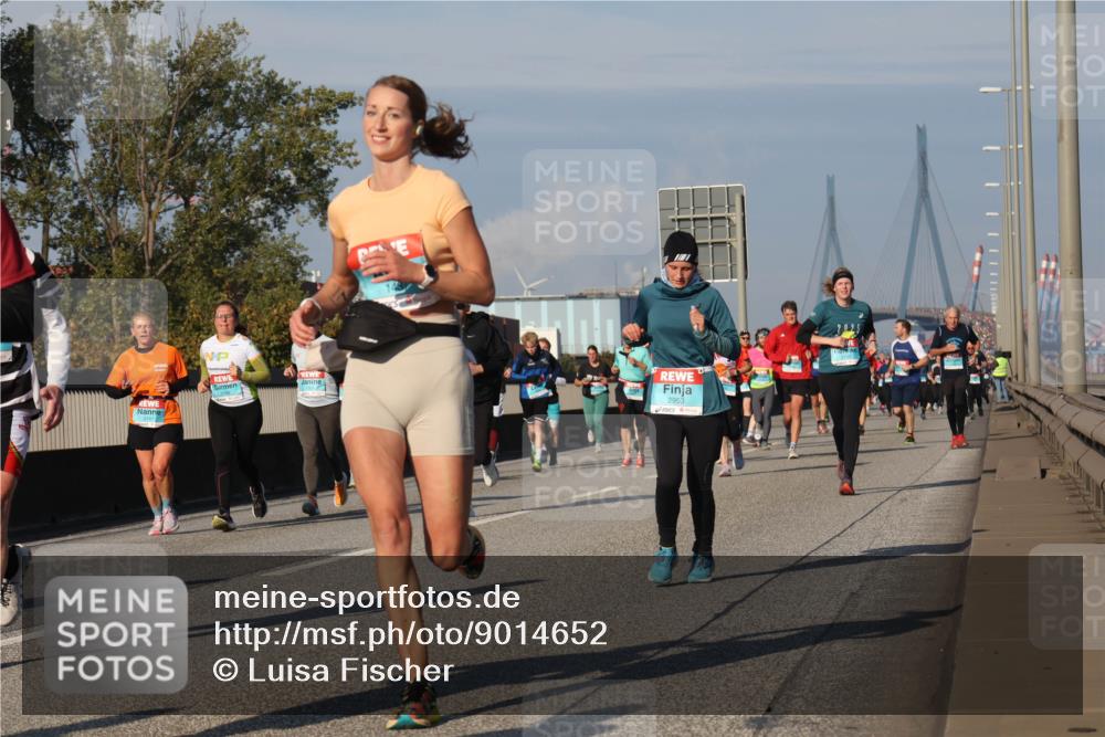 03.10.2025 - Köhlbrandbrückenlauf Luisa Fischer http://msf.ph/oto/9014652 03.10.2025 10:59:05 Position 3 2953 meine-sportfotos.de