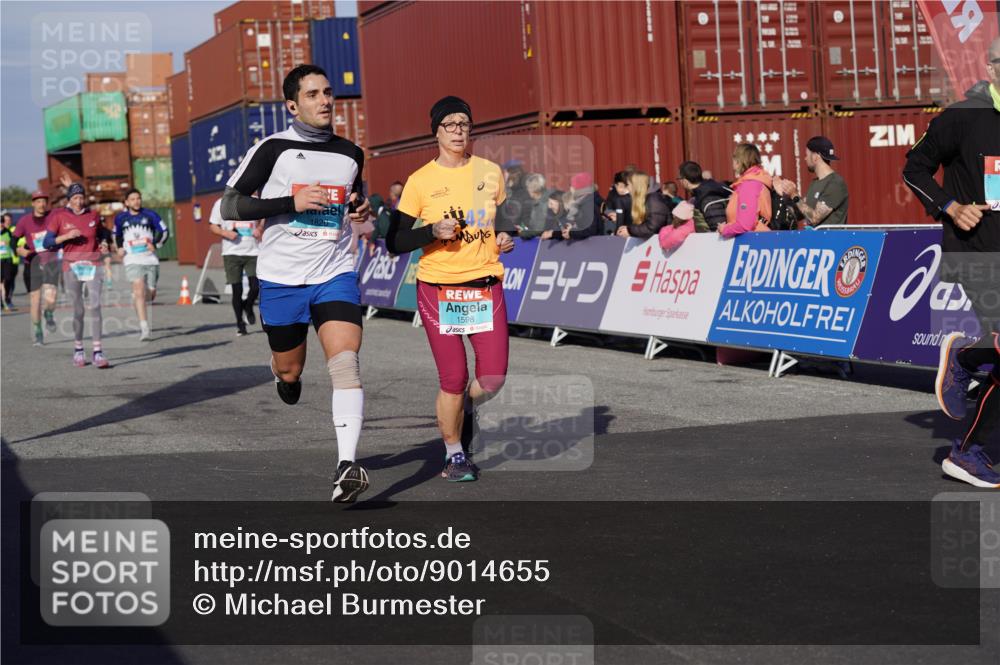 03.10.2025 - Köhlbrandbrückenlauf Michael Burmester http://msf.ph/oto/9014655 03.10.2025 10:14:38 Ziel 1305, 1598, 1633, 1711, 1820, 2230, 2747, 2832, 2834, 2837, 2938, 2951, 2986, 3645, 3843 meine-sportfotos.de