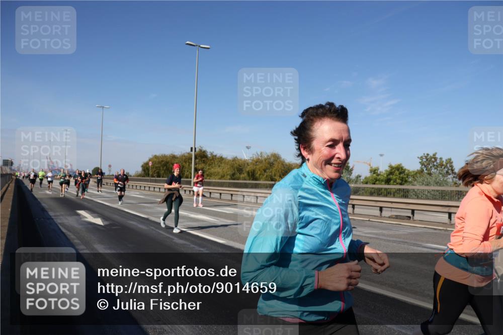 03.10.2025 - Köhlbrandbrückenlauf Julia Fischer http://msf.ph/oto/9014659 03.10.2025 13:10:31 Position 3  meine-sportfotos.de