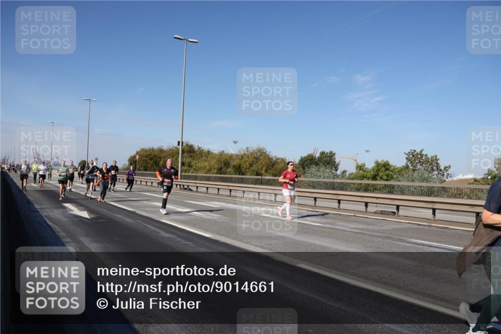 03.10.2025 - Köhlbrandbrückenlauf Julia Fischer http://msf.ph/oto/9014661 03.10.2025 13:10:34 Position 3  meine-sportfotos.de
