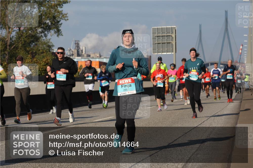 03.10.2025 - Köhlbrandbrückenlauf Luisa Fischer http://msf.ph/oto/9014664 03.10.2025 10:59:07 Position 3 1324, 3395, 2953 meine-sportfotos.de
