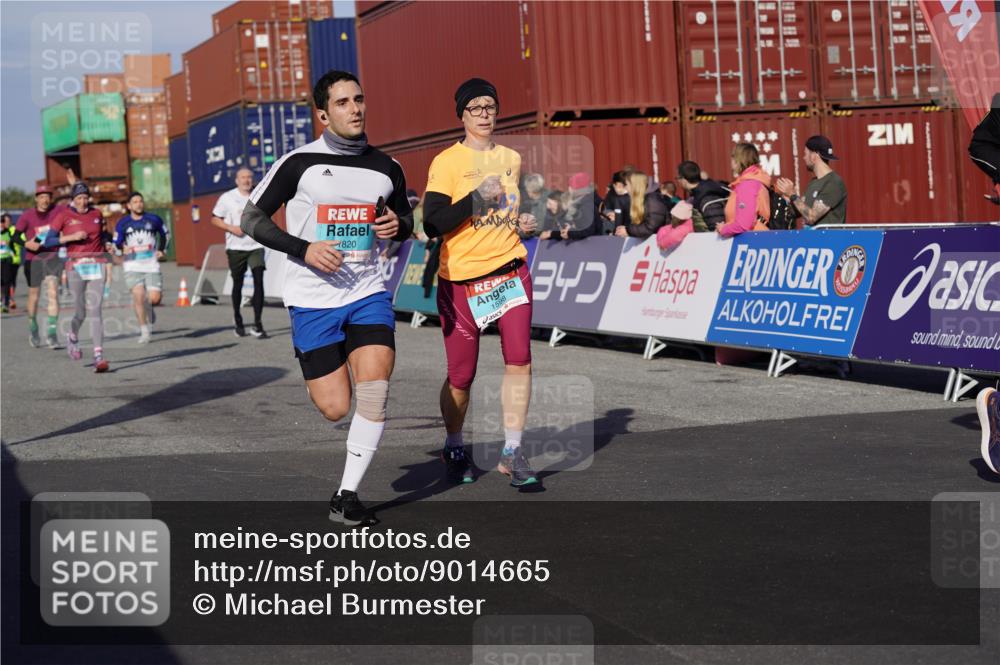 03.10.2025 - Köhlbrandbrückenlauf Michael Burmester http://msf.ph/oto/9014665 03.10.2025 10:14:39 Ziel 1305, 1598, 1633, 1674, 1711, 1820, 2230, 2832, 2834, 2837, 2938, 2951, 2986, 3645, 3843 meine-sportfotos.de