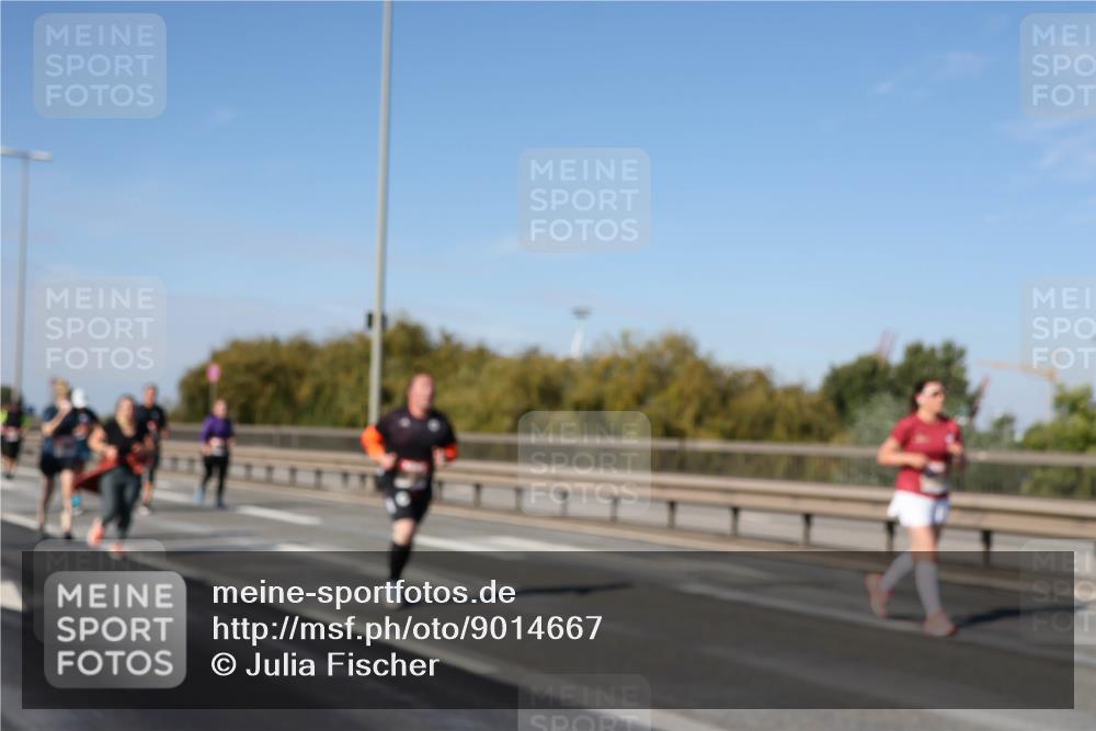 03.10.2025 - Köhlbrandbrückenlauf Julia Fischer http://msf.ph/oto/9014667 03.10.2025 13:10:35 Position 3  meine-sportfotos.de